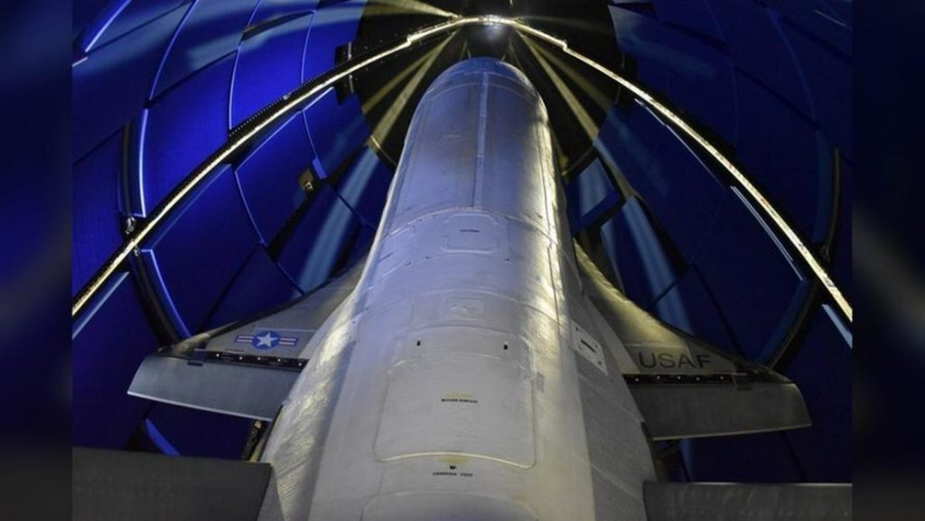 El Pentágono anuncia el sexto lanzamiento de su nave espacial secreta X-37B, que realizará «más experimentos» que nunca en órbita