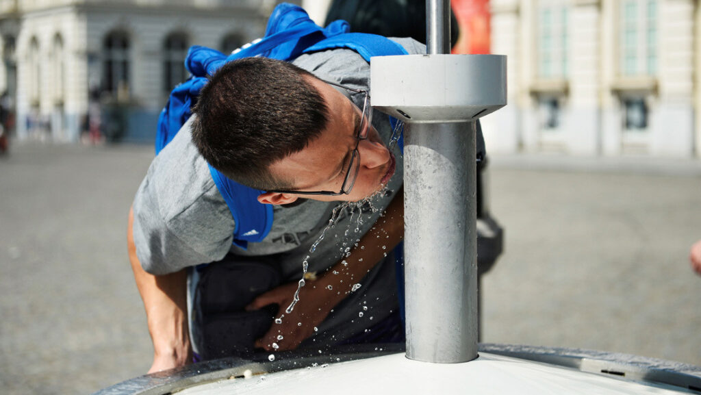 Advierten que hasta 220 millones de personas en el mundo corren riesgo por beber agua contaminada con arsénico