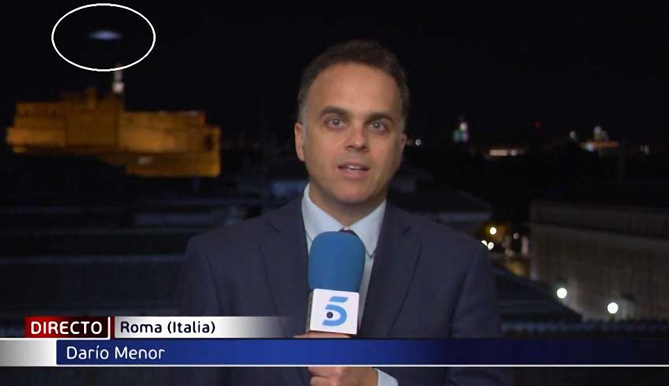 Aparece un OVNI a gran velocidad en pleno directo de las noticias desde Roma