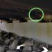 Extraterrestre escondido bajo un puente en Nueva York captado por Google Maps