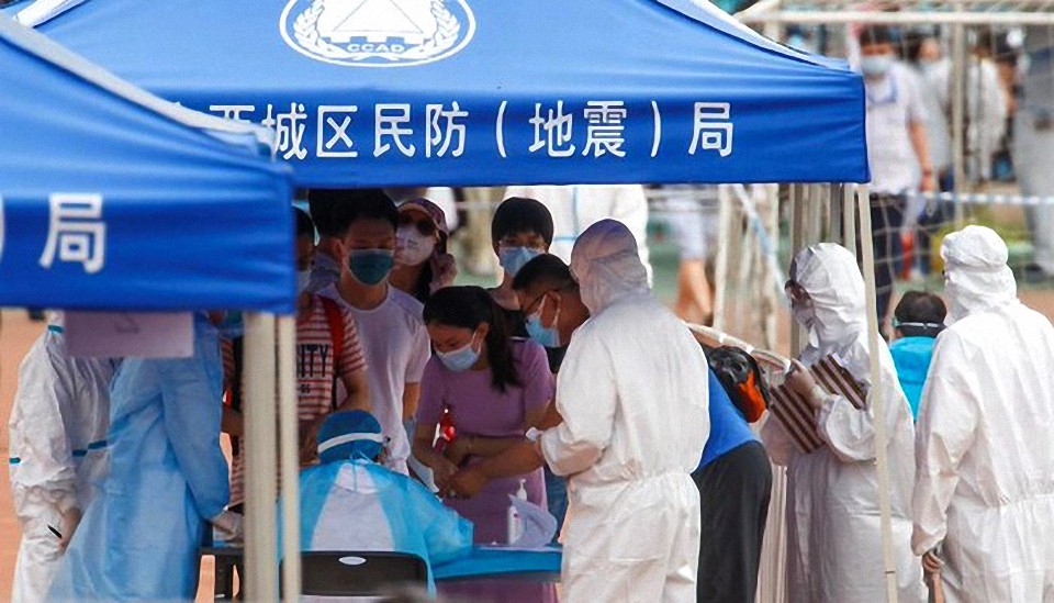 China en alerta, el nuevo brote de coronavirus detectado en Beijing puede ser más infeccioso que el de Wuhan advierte virólogo