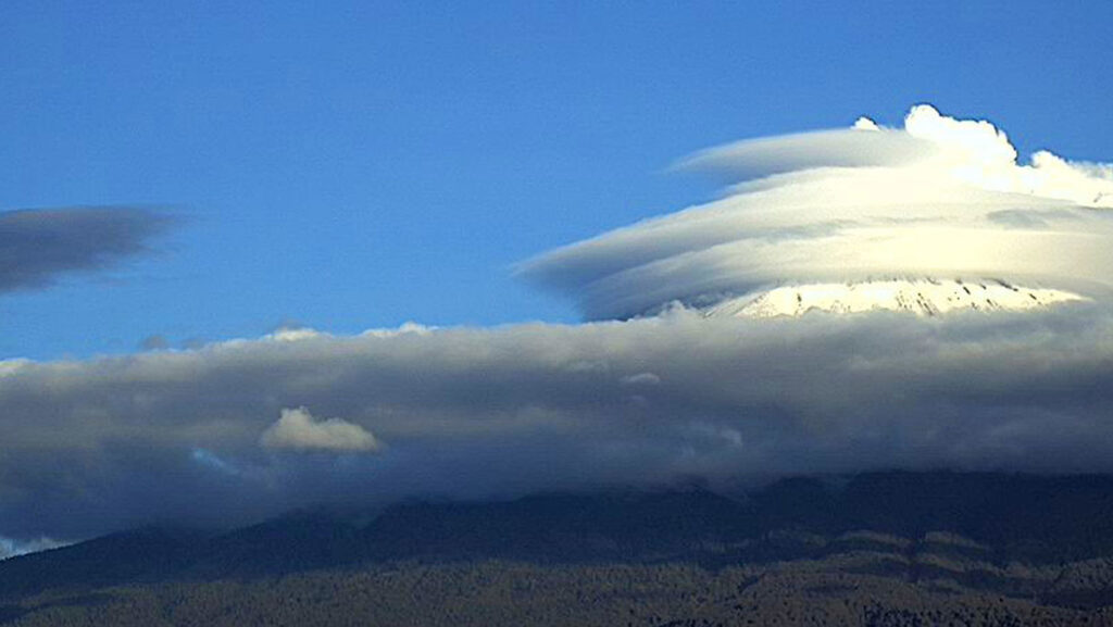 Captan extraños sonidos parecidos a la turbina de un avión provenientes del volcán Popocatépetl en México