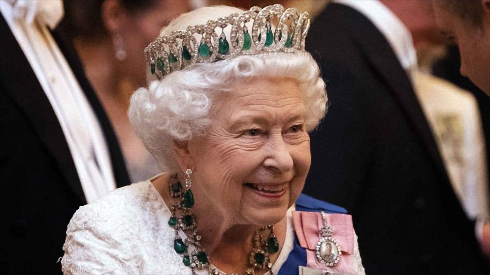 La reina Isabel II hizo lobby para ocultar su fortuna a británicos