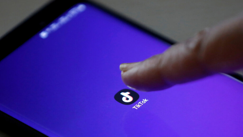 Etiquetas de advertencia: TikTok introduce medidas de censura similares a las de Twitter para frenar la «desinformación»