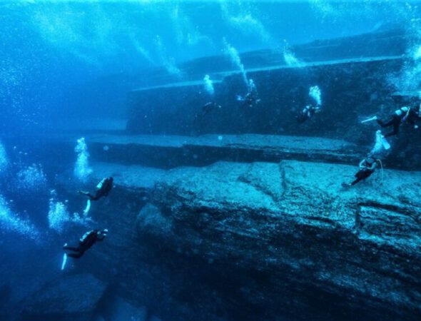 La-Atlantida-Japonesa-unas-misteriosas-ruinas-submarinas-en-Yonaguni-portada