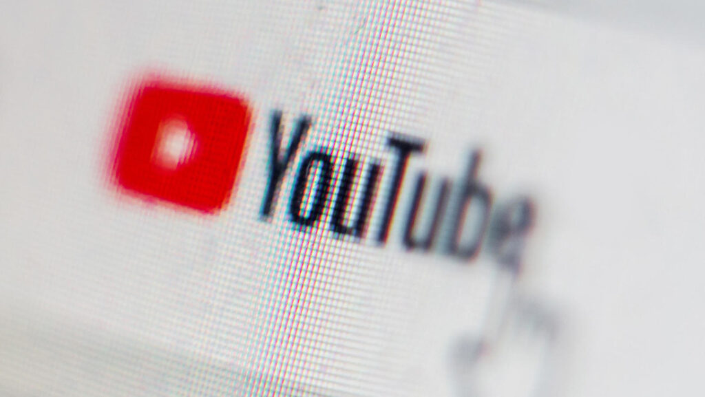 YouTube bloqueará contenidos críticos no solo sobre vacunas Covid sino sobre cualquier vacuna