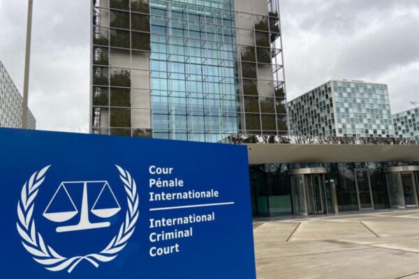 Más testimonios ante el Tribunal de La Haya