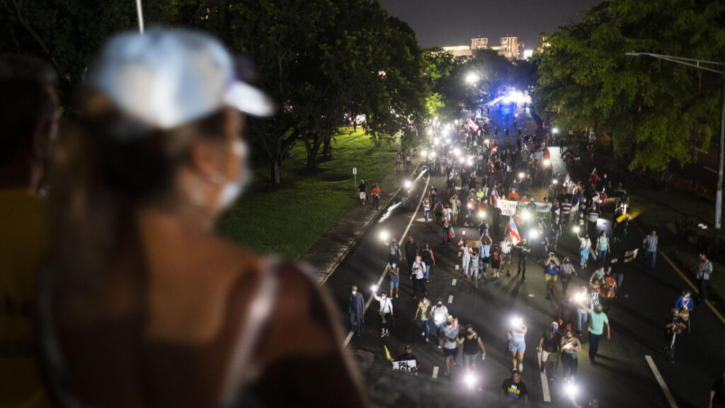 «Vete al infierno, Luma»: Miles de puertorriqueños protestan contra la crisis energética