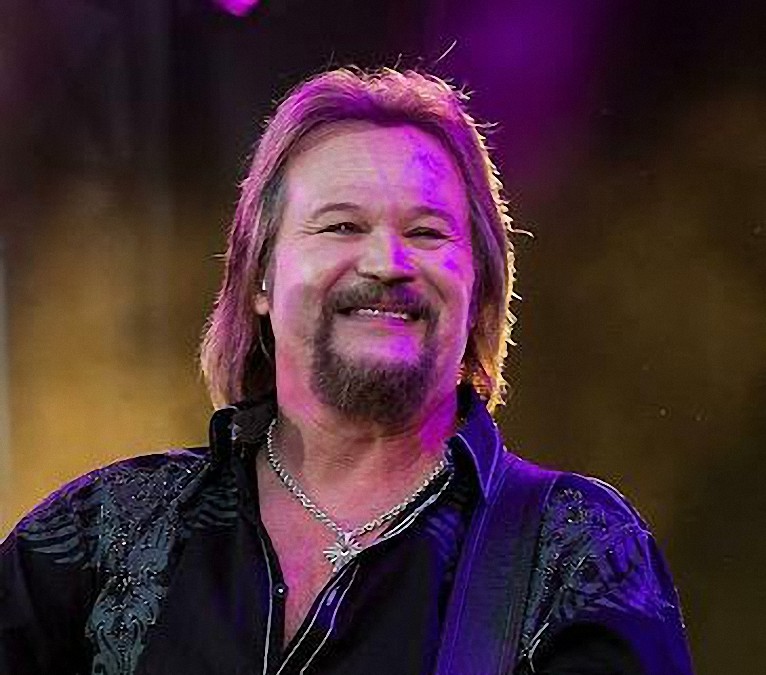 Travis Tritt: “La narrativa del miedo se está derrumbando” y “estoy dispuesto a defender las libertades en Estados Unidos”