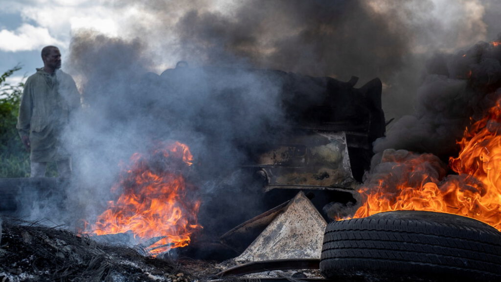 Saqueos, incendios y barricadas: las medidas anticovid provocan disturbios en la isla francesa de Martinica