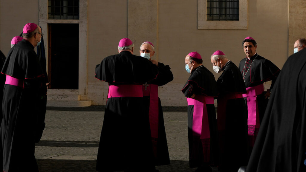 La Iglesia católica española abre una investigación sobre miles de abusos sexuales infantiles ocurridos en los últimos 80 años