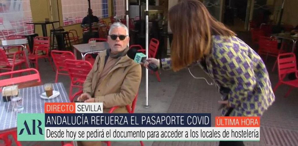 La respuesta de un ciudadano sobre el pasaporte Covid deja en fuera de juego a esta reportera