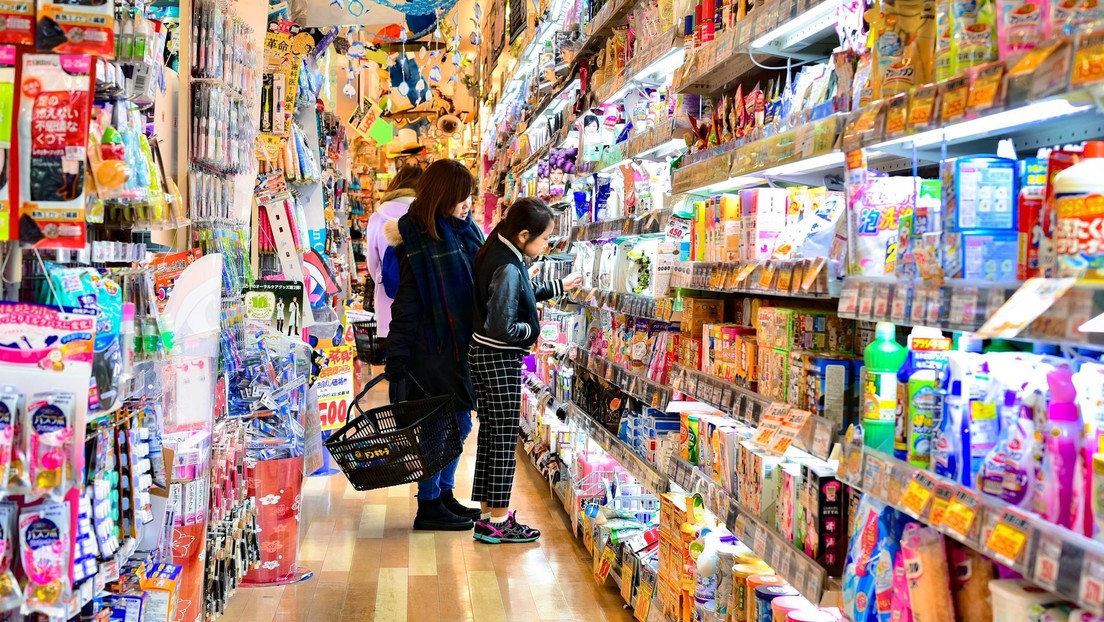 ‘Nitrógeno con patatas fritas’: denuncian en Japón que los empaques de alimentos traen cada vez menos producto por el mismo valor