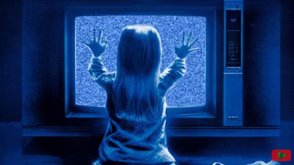 Los oscuros rituales y mensajes de Poltergeist