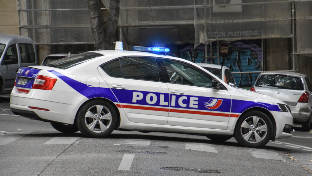 El fotógrafo René Robert muere congelado ante la «indiferencia de los transeúntes» tras sufrir una caída en pleno centro de París