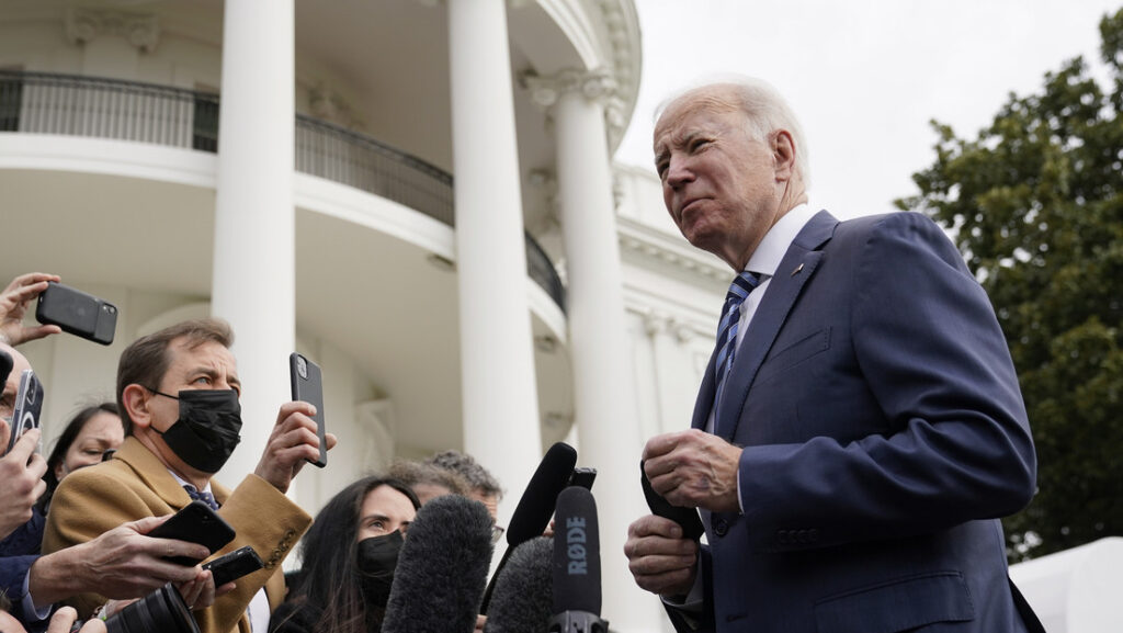 «Mi sensación es que ocurrirá en los próximos días»: Biden vuelve a predecir una invasión rusa a Ucrania y Moscú responde