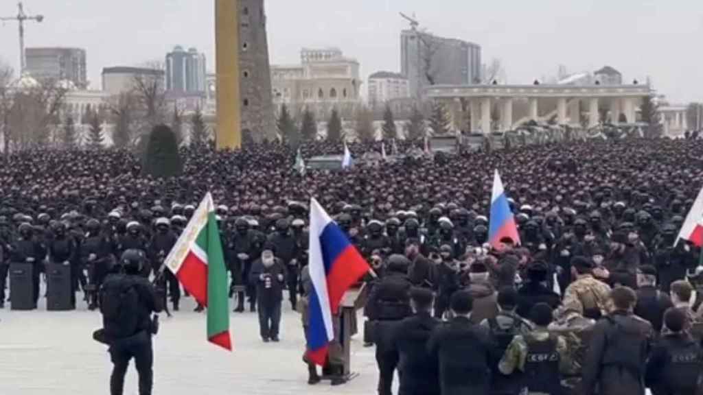 Fuerzas Armadas chechenas se preparan para partir hacia Ucrania