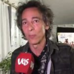 El cantante Javier Calamaro, hermano de Andrés Calamaro, arremete contra las vacunas y revela el elevado número de amigos que ha perdido a causa de ellas