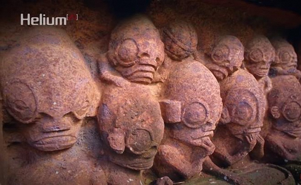 ¿Son estas estatuas antiguas representaciones de seres extraterrestres?