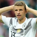 Thomas Müller, futbolista del Bayern de Múnich, pide que se investigue las muertes de deportistas