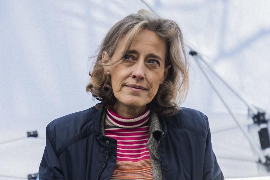 Alexandra Henrion, genetista francesa: «Ellos inyectan un código genético en vuestro organismo»