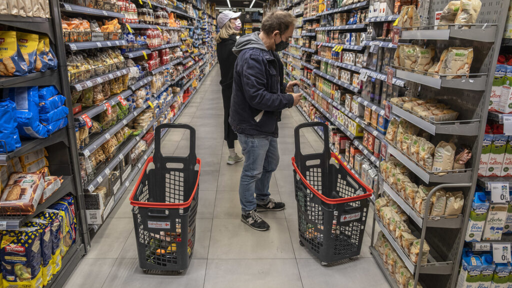 El Gobierno de España permite «excepcionalmente» a los supermercados limitar la cantidad de productos a los consumidores