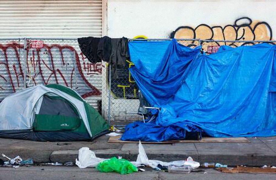 Se revela la causa del aumento en las muertes de personas sin hogar en Los Ángeles durante el primer año de la pandemia