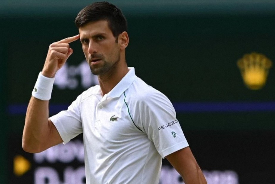 «Me parece una locura»: Djokovic critica la decisión de los organizadores de los torneos de Wimbledon de suspender a los tenistas rusos y bielorrusos