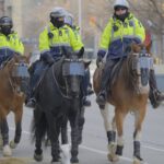 La policía canadiense monitoreó las cuentas de redes sociales de Tucker Carlson y otros periodistas durante Freedom Convoy