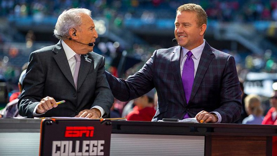 ¿Fue la vacuna? Kirk Herbstreit, analista de ESPN vacunado, anuncia que tiene un coágulo de sangre