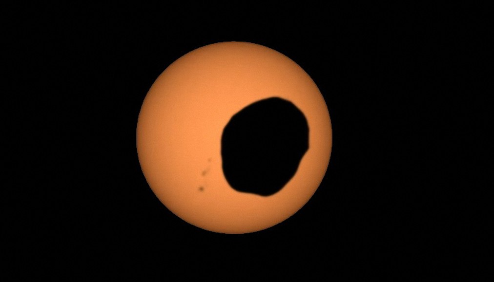 La NASA revela un impresionante eclipse solar en Marte