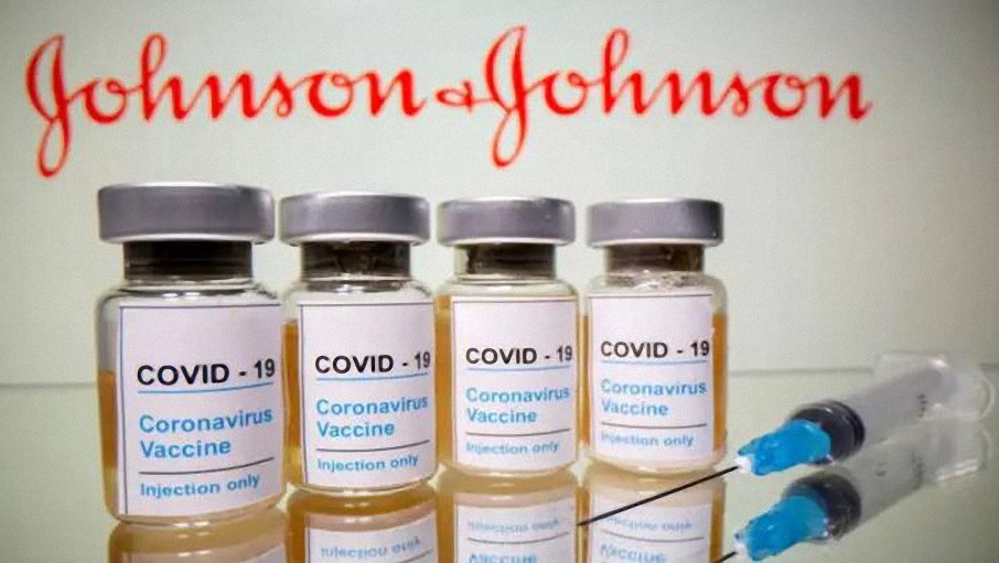 Restringen el uso de inoculaciones contra el Covid de Johnson & Johnson por riesgo de coágulos sanguíneos en EEUU