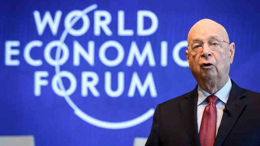 Quién es Klaus Schwab, el fundador del Foro Económico de Davos y autor de “El Gran Reseteo”