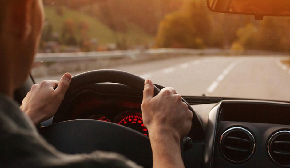 Reino Unido: Los coches deberán equiparse con rastreador satelital y limitador de velocidad, ¿un atisbo del futuro distópico que nos espera?