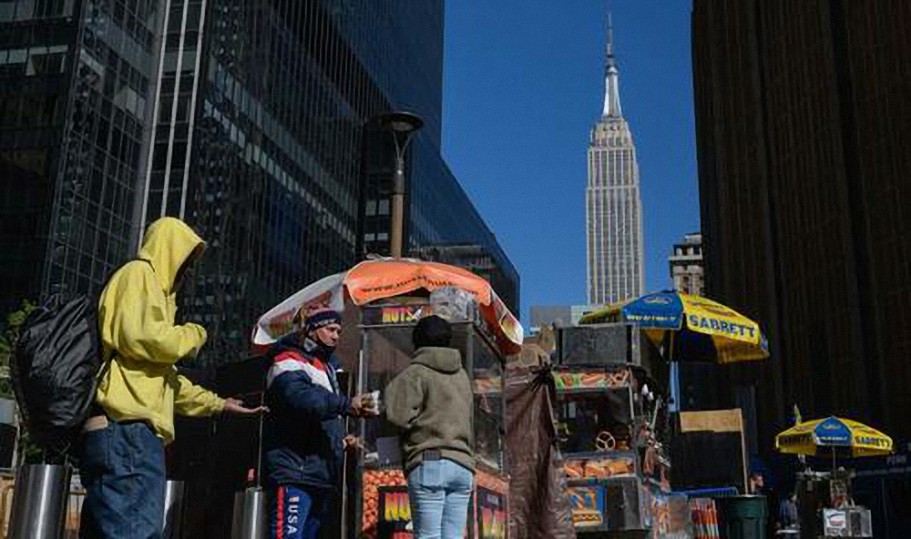 Nueva York eleva el nivel de alerta de COVID de «bajo» a «medio», Sudáfrica enfrenta otro brote