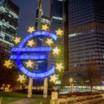 Otro desafío para Europa: el euro cae a su nivel más bajo en 20 años