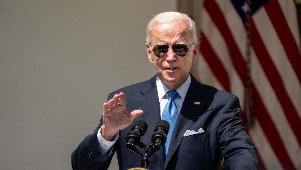 Joe Biden es el presidente estadounidense menos popular en décadas, indica una encuesta