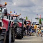 ‘No somos esclavos’: agricultores de Italia, España y Polonia se unen a las protestas holandesas