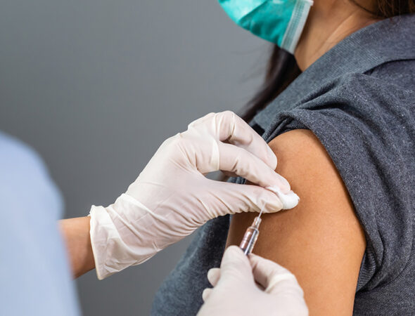 Vaccine-Syringe-Shot-Arm