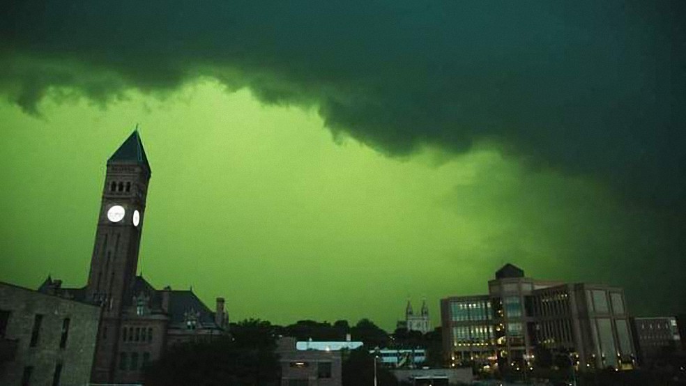 Extraña tormenta hace que el cielo se vuelva verde en Sioux Falls (Dakota del Sur)