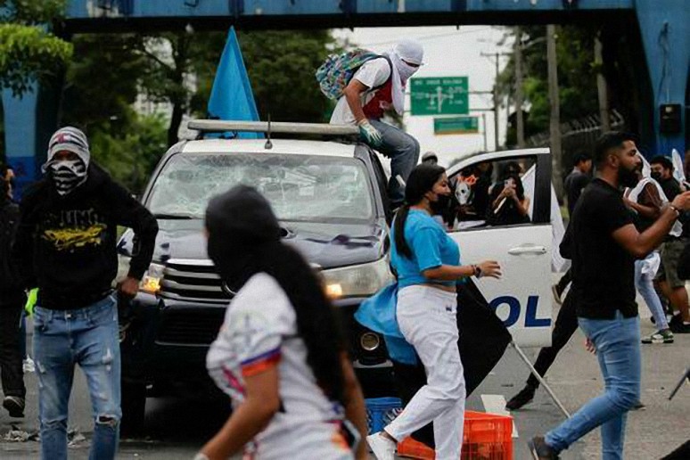 Las protestas contra la inflación y las huelgas en Panamá aumentan a pesar del tope en el precio de la gasolina