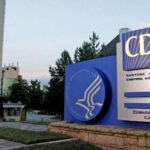 Los CDC eliminaron silenciosamente de su web la afirmación de que la proteína spike de la vacuna COVID solo permanecía en el cuerpo «unas pocas semanas»