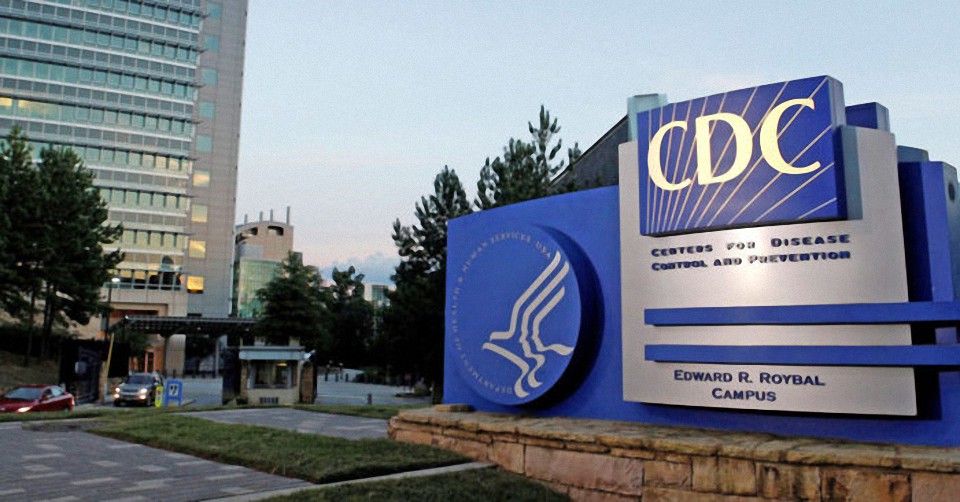 Los CDC eliminaron silenciosamente de su web la afirmación de que la proteína spike de la vacuna COVID solo permanecía en el cuerpo «unas pocas semanas»