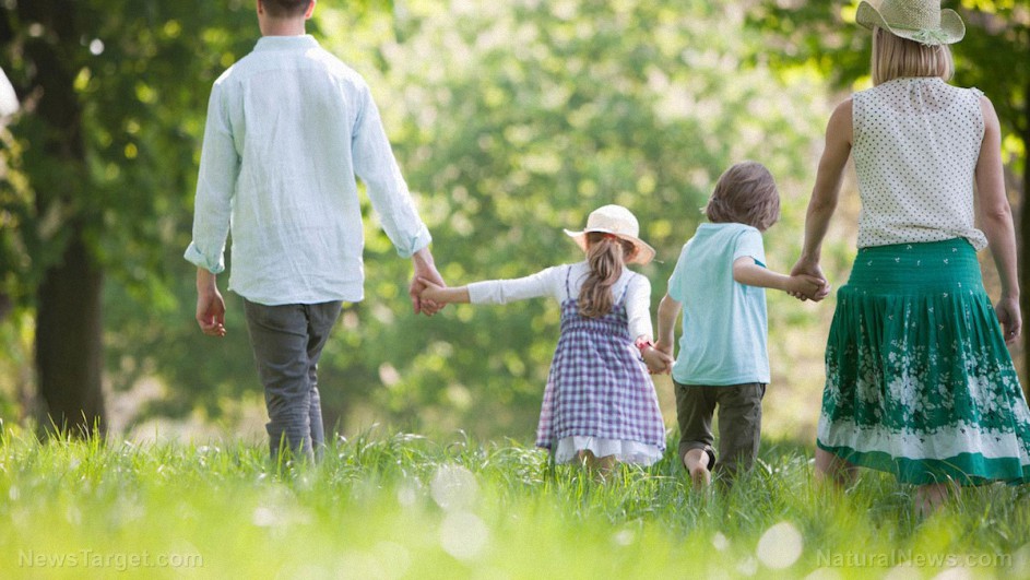 Caminar después de una comida puede ayudar a prevenir la diabetes, dicen los expertos