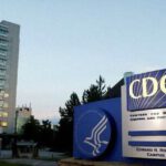 Los CDC admiten que dieron información falsa sobre la vigilancia de la vacuna COVID