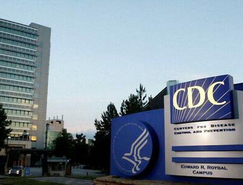 Los CDC admiten que dieron información falsa sobre la vigilancia de la vacuna COVID