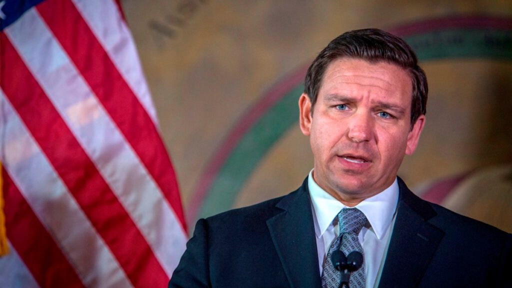 DeSantis suspende a fiscal estatal respaldado por Soros