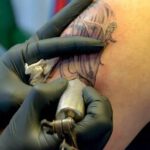 Una nueva investigación sobre las tintas para tatuajes levanta banderas rojas: nanopartículas dañinas, etiquetas a menudo inexactas, etc