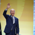 «¿Dónde está Jackie?»: Biden pregunta en un acto público por una congresista fallecida