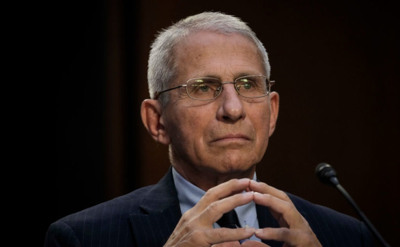 Cómo el Dr. Fauci usó el Covid para tomar el control del estado de bioseguridad estadounidense